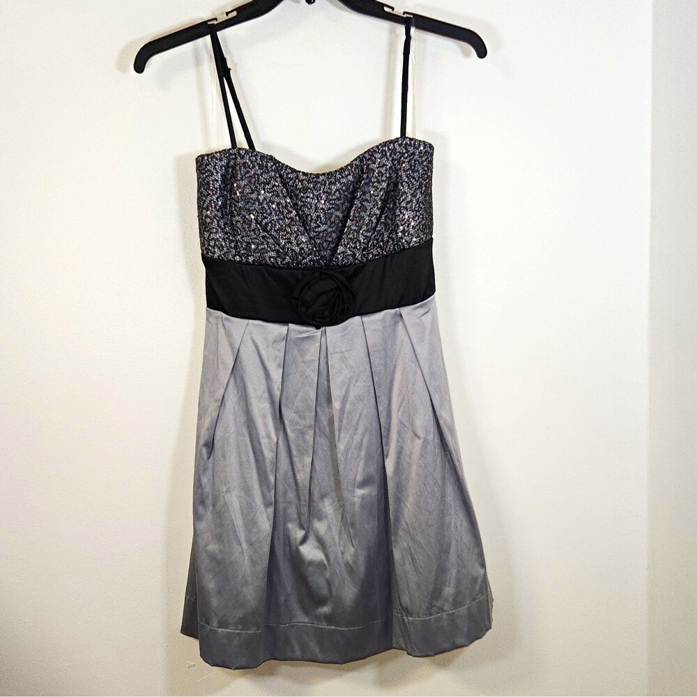 Speechless Juniors 13 Gray/Black Satin Sequin Bow Formal Dress Retails $70